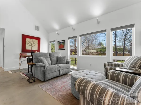 $850,000 | 60 West Morgan Street, Brevard, NC 28712