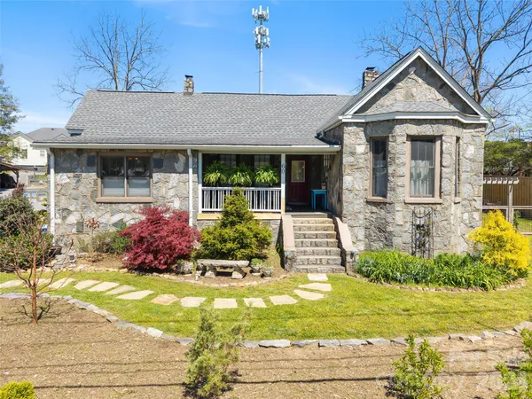 $850,000 | 60 West Morgan Street, Brevard, NC 28712