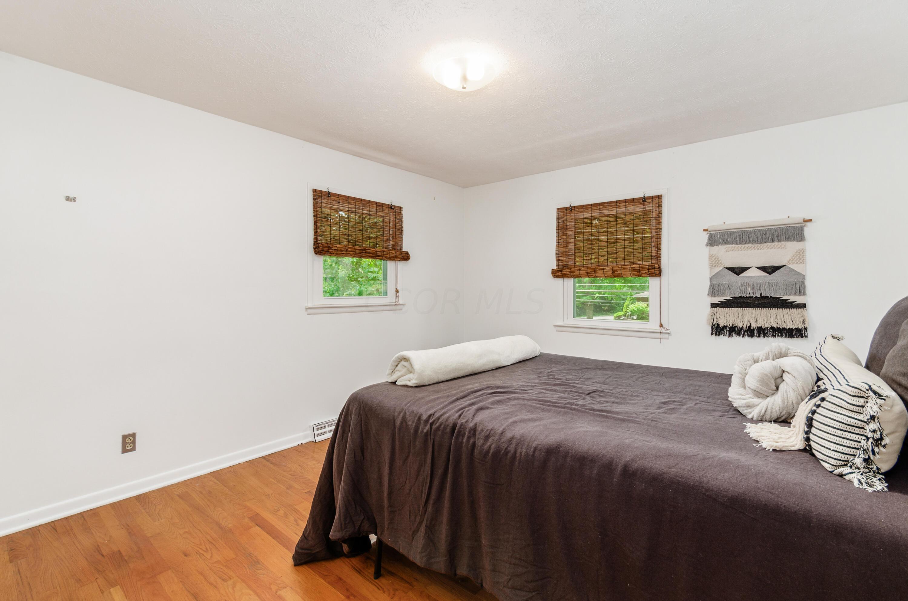 5560 Linworth Road Columbus, OH 43235 - Photo 18 of 37 K_5560_Linworth_Rd047