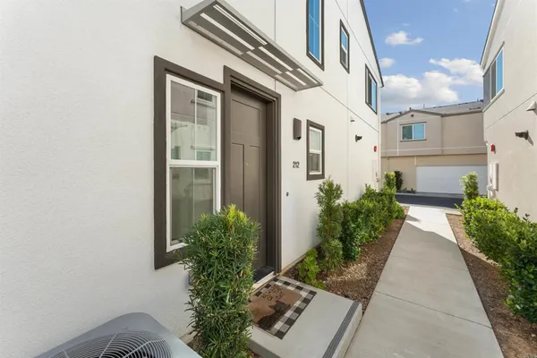 $645,000 | 212 Perennial Place, Fallbrook, CA 92028