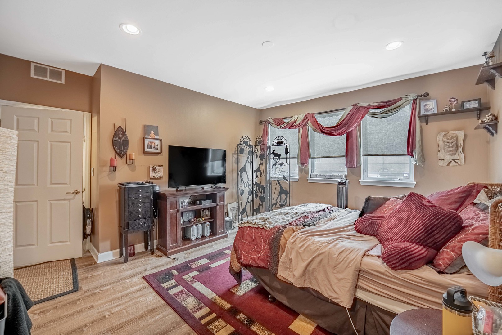 7738 North Sheridan Road, Unit 1R Chicago, IL 60626 - Photo 16 of 30 Gallery Image 16