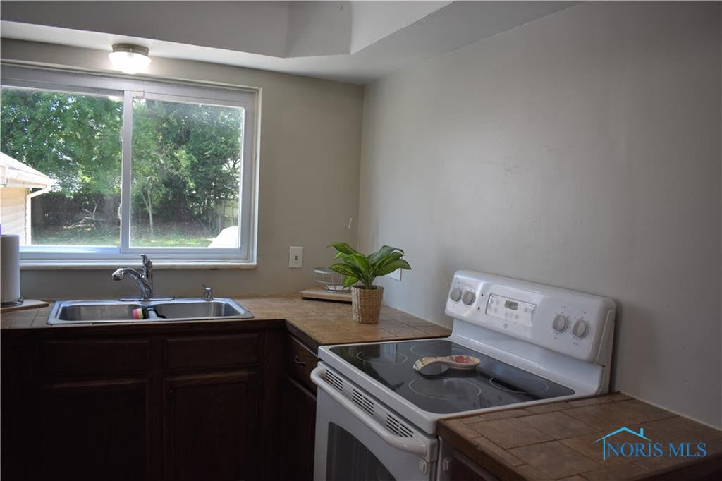 4544 Ruxton Road Toledo, OH 43612 - Photo 13 of 36 Gallery Image 13