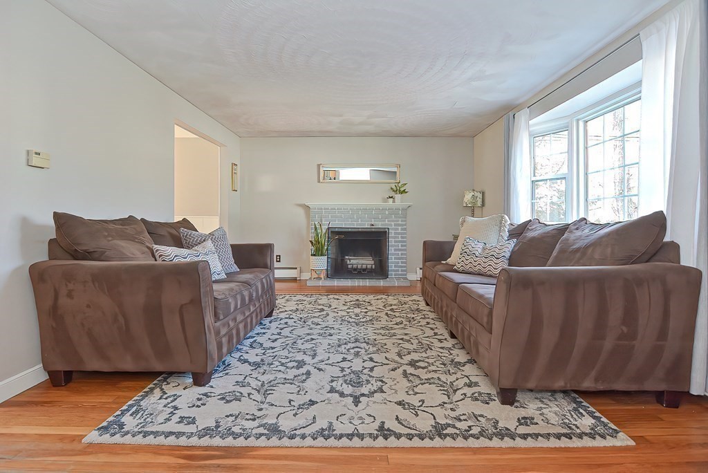 96 Dorset Road Holliston, MA 01746 - Photo 4 of 34 Gallery Image 4