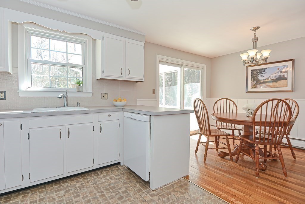 96 Dorset Road Holliston, MA 01746 - Photo 9 of 34 Gallery Image 9