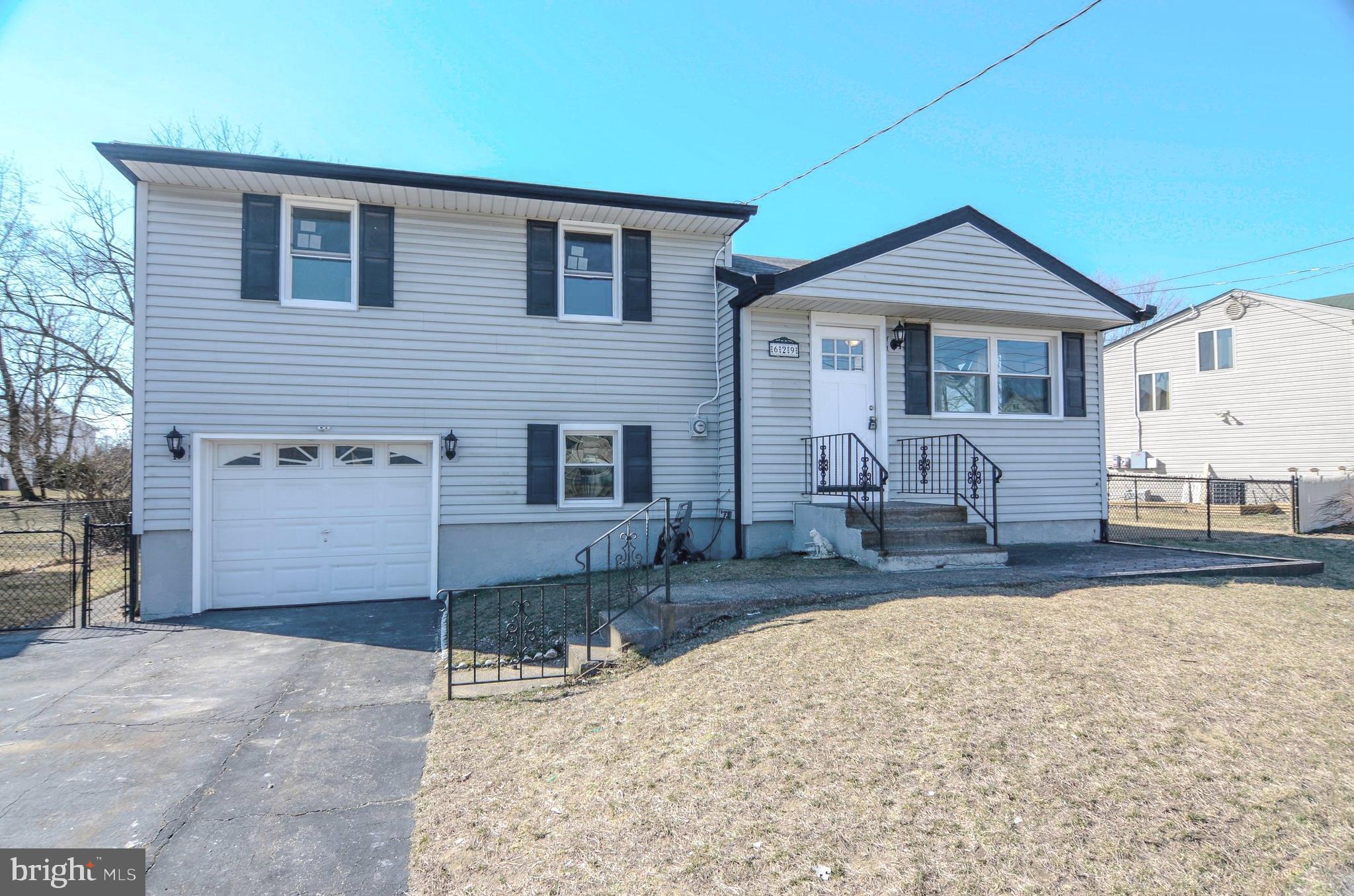 629 Andrea Road Runnemede, NJ 08078 - Photo 2 of 27