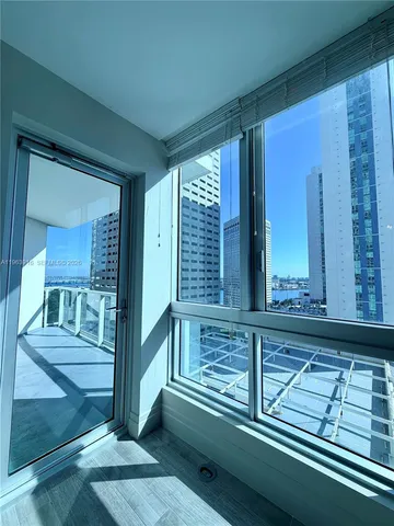 $4,250 | 300 South Biscayne Boulevard, Unit T1414, Miami, FL 33131