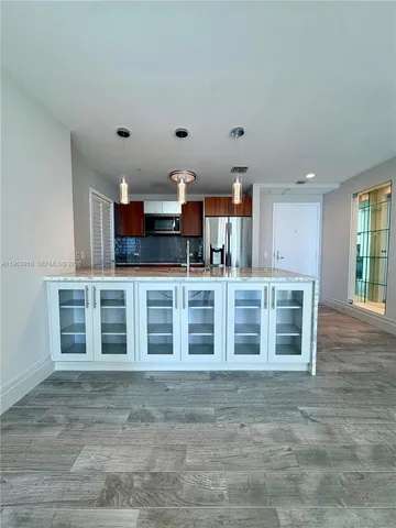 $4,250 | 300 South Biscayne Boulevard, Unit T1414, Miami, FL 33131