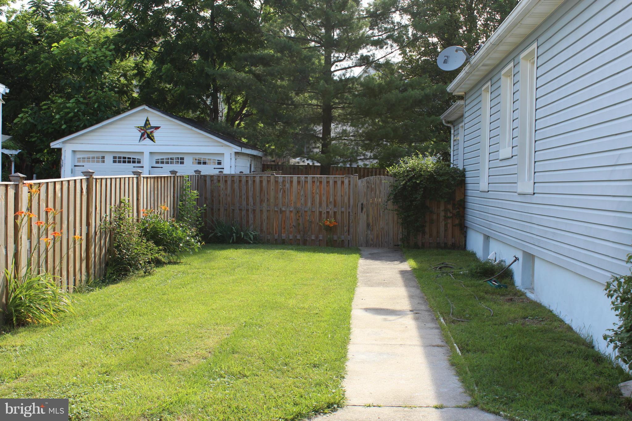 111 North Hammonds Ferry Road Linthicum Heights, MD 21090 - Photo 8 of 25 Side Yard