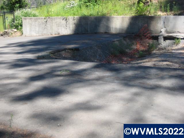 270 Butte Street Detroit, OR 97342 - Photo 7 of 13