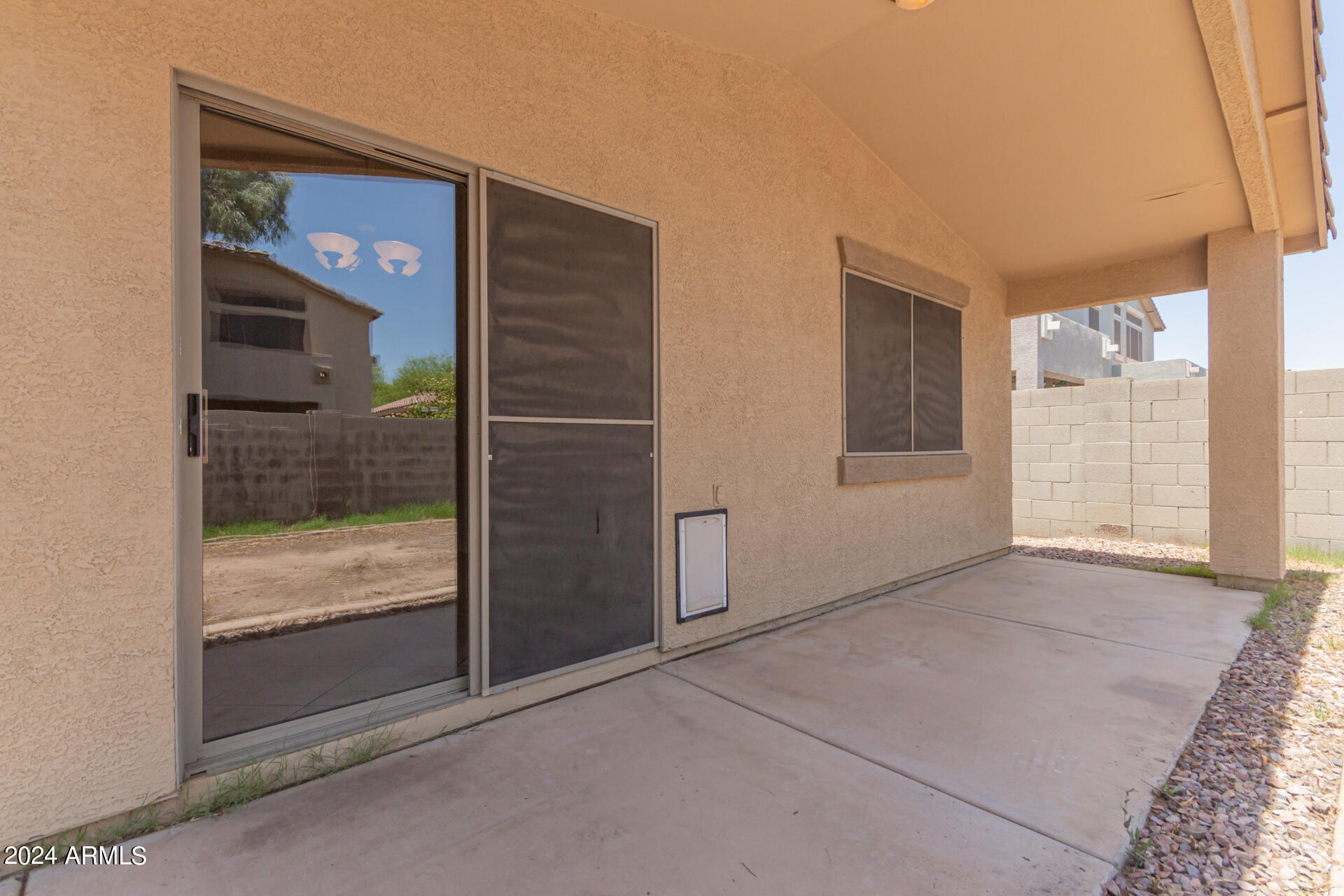 4007 East Ironhorse Road Gilbert, AZ 85297 - Photo 28 of 33 an empty room with windows