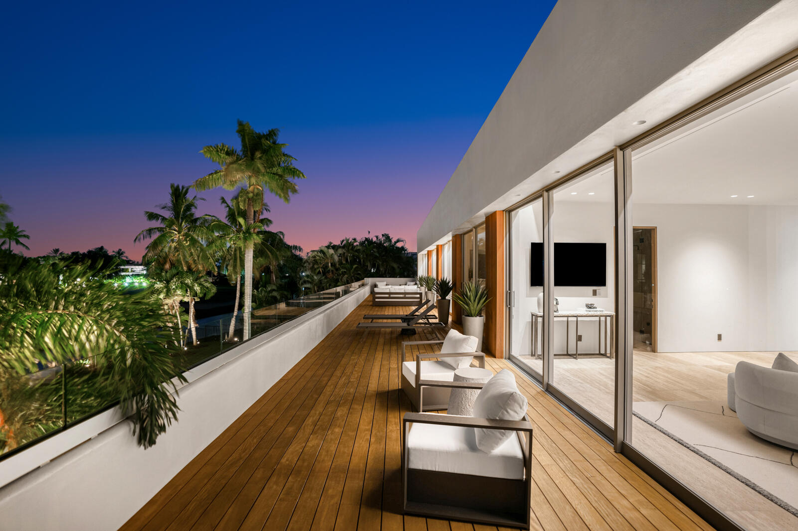 7859 Mandarin Drive Boca Raton, FL 33433 - Photo 18 of 75 Twilight rear sundeck