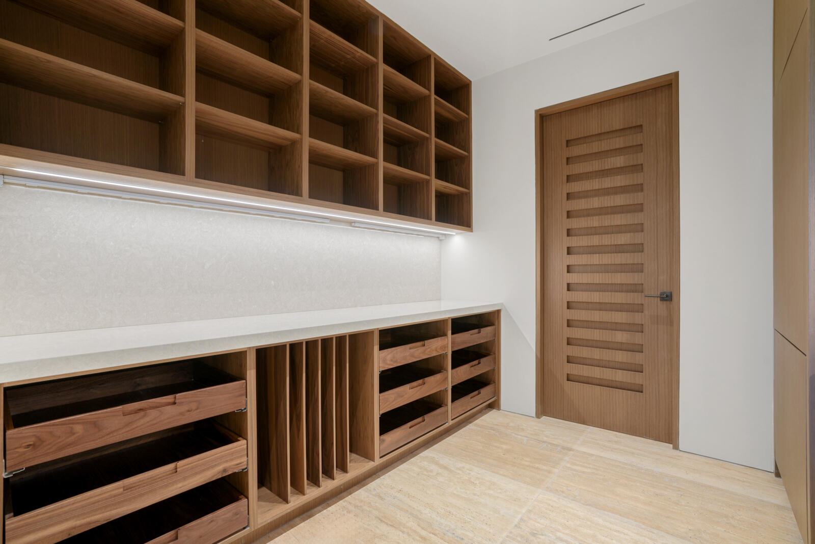 7859 Mandarin Drive Boca Raton, FL 33433 - Photo 44 of 75 Butler's pantry