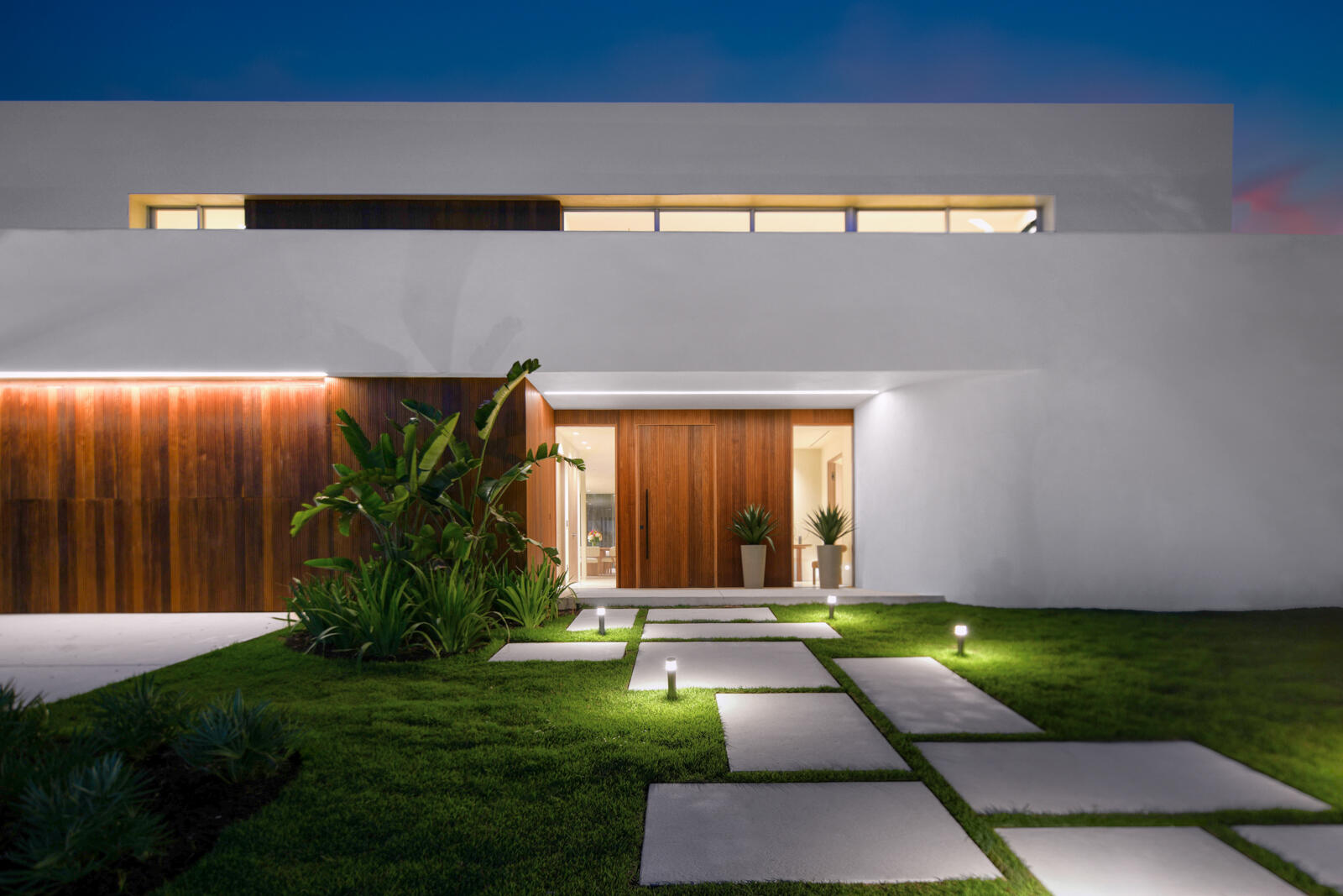 7859 Mandarin Drive Boca Raton, FL 33433 - Photo 9 of 75 Twilight entryway