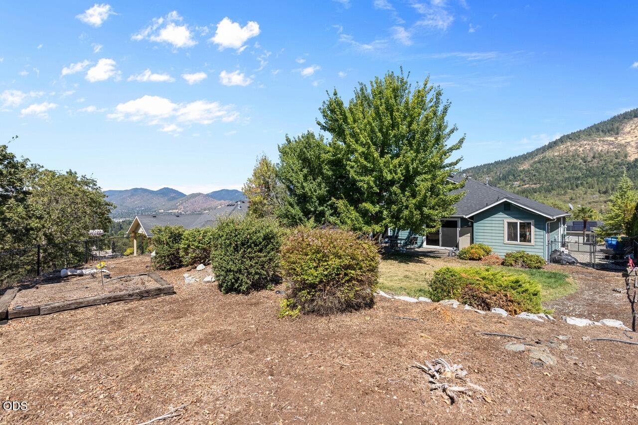 1583 Panoramic Loop Grants Pass, OR 97527 - Photo 44 of 54 Gallery Image 44