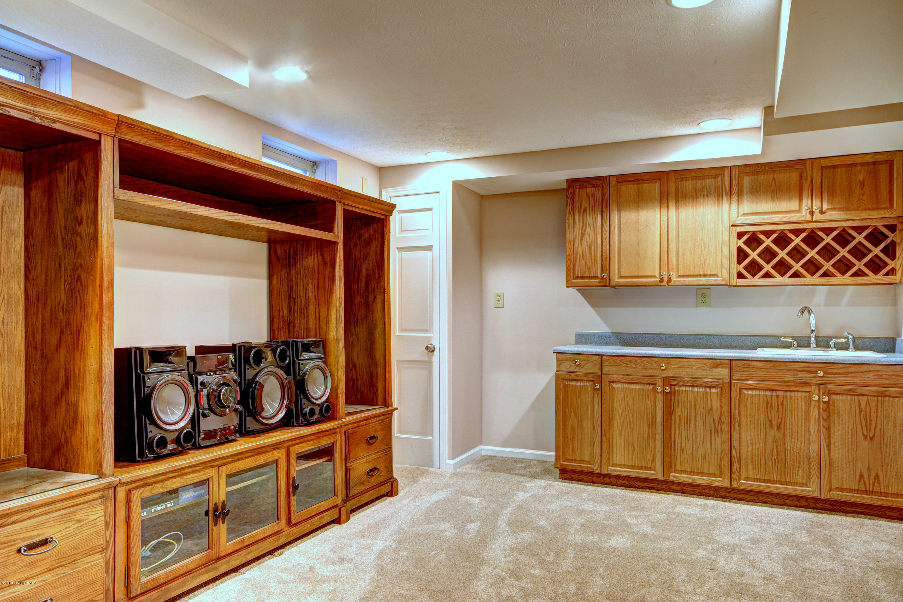 2408 Hayward Road Louisville, KY 40242 - Photo 35 of 45 1 Hayward Road #39