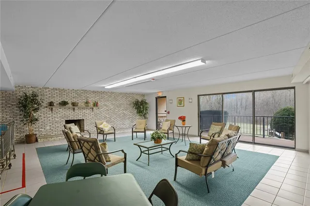 $337,900 | 650 East Greenwich Avenue, Unit B5 211, West Warwick, RI 02893