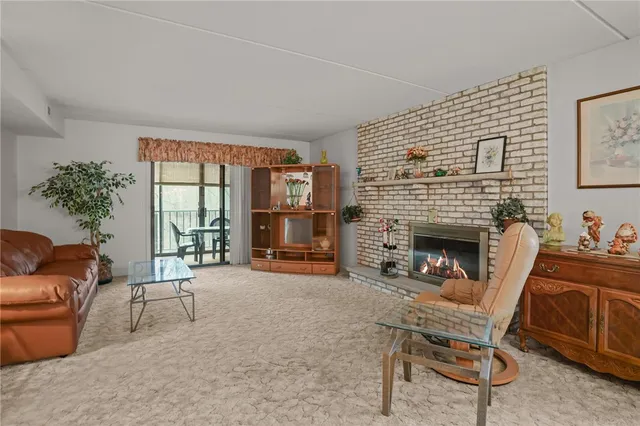 $337,900 | 650 East Greenwich Avenue, Unit B5 211, West Warwick, RI 02893