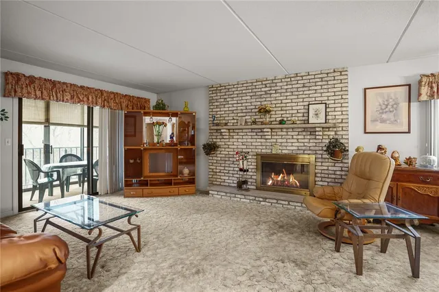 $337,900 | 650 East Greenwich Avenue, Unit B5 211, West Warwick, RI 02893