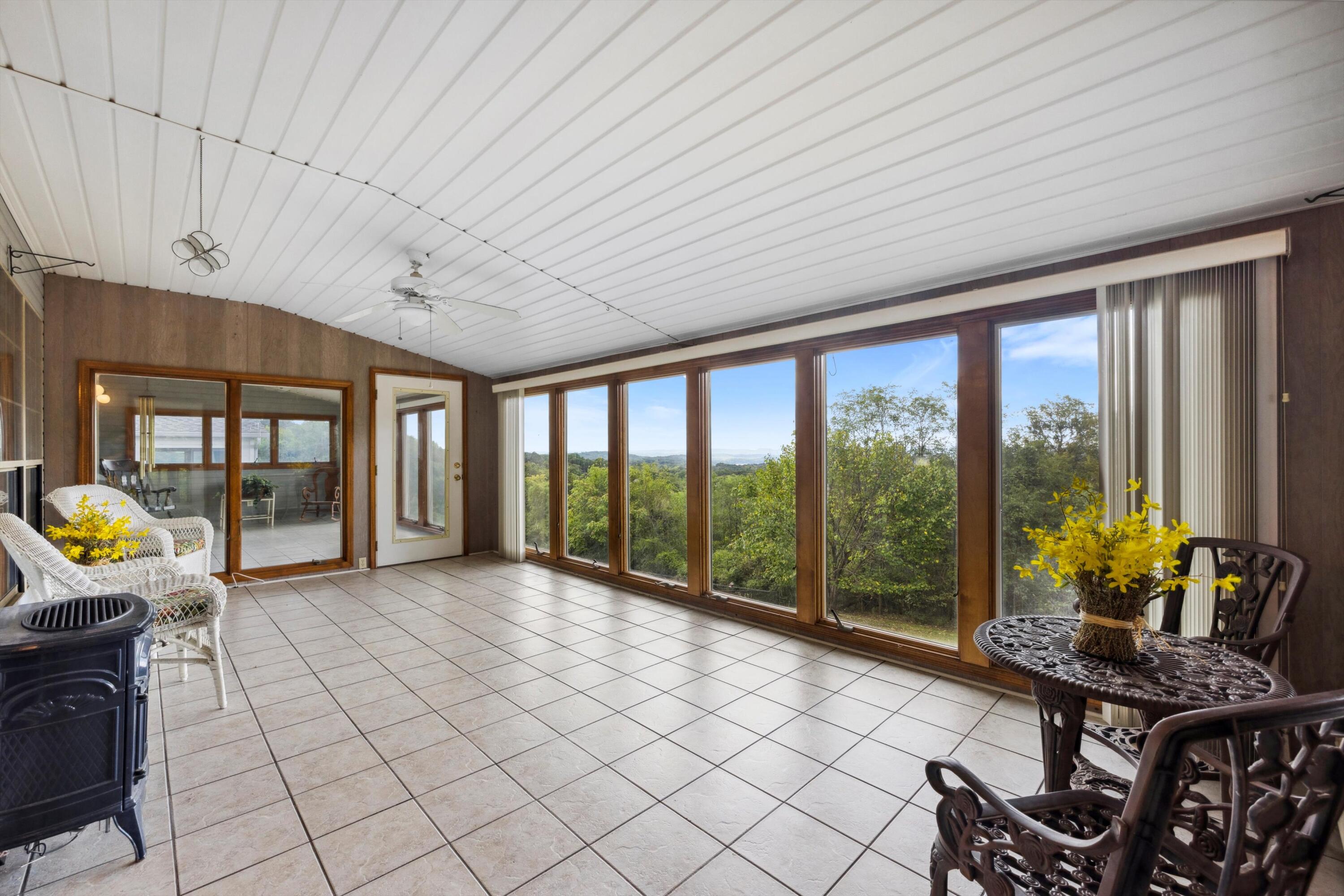6468 Fairview Road Hixson, TN 37343 - Photo 11 of 54 Sun Room