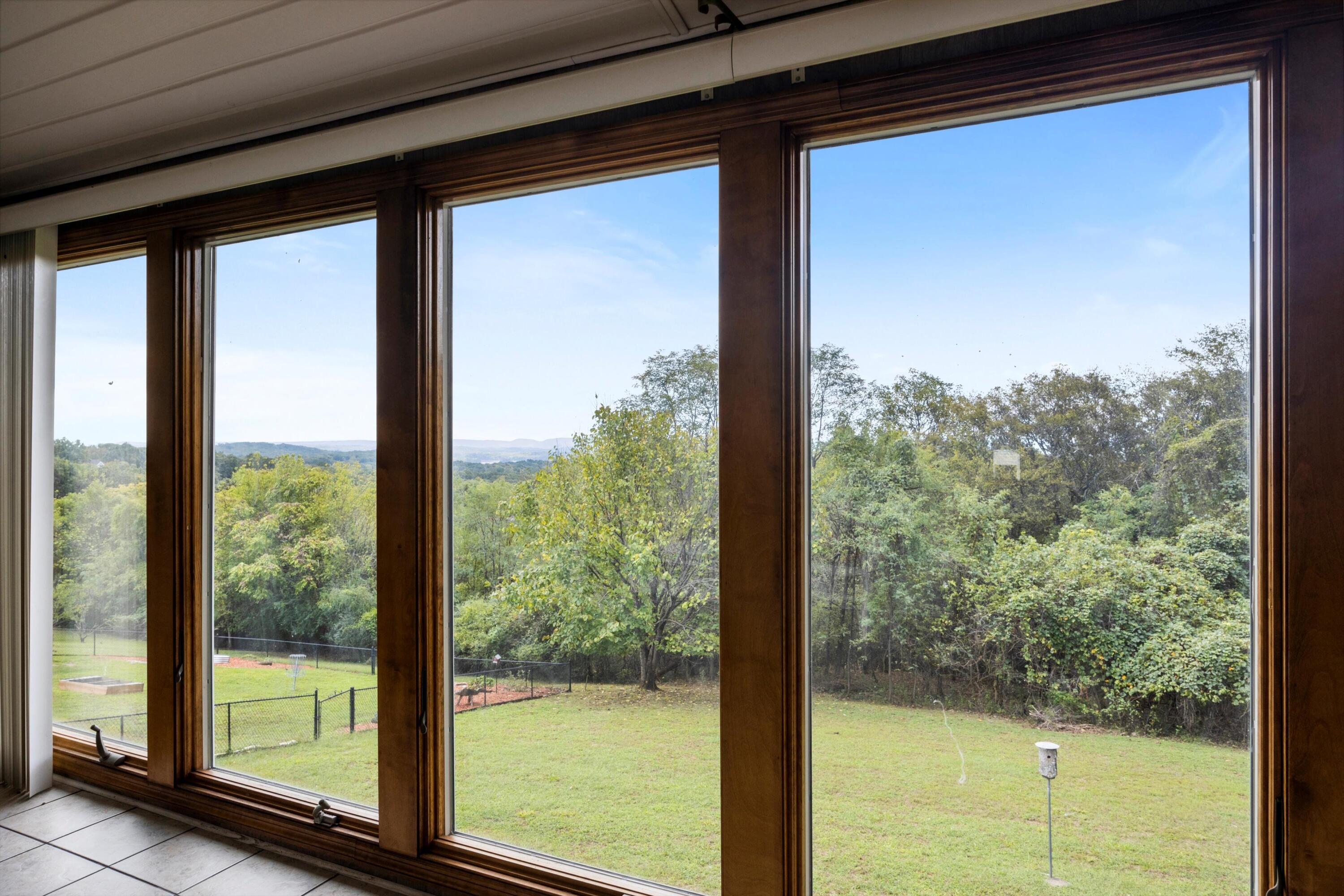 6468 Fairview Road Hixson, TN 37343 - Photo 13 of 54 Sun Room