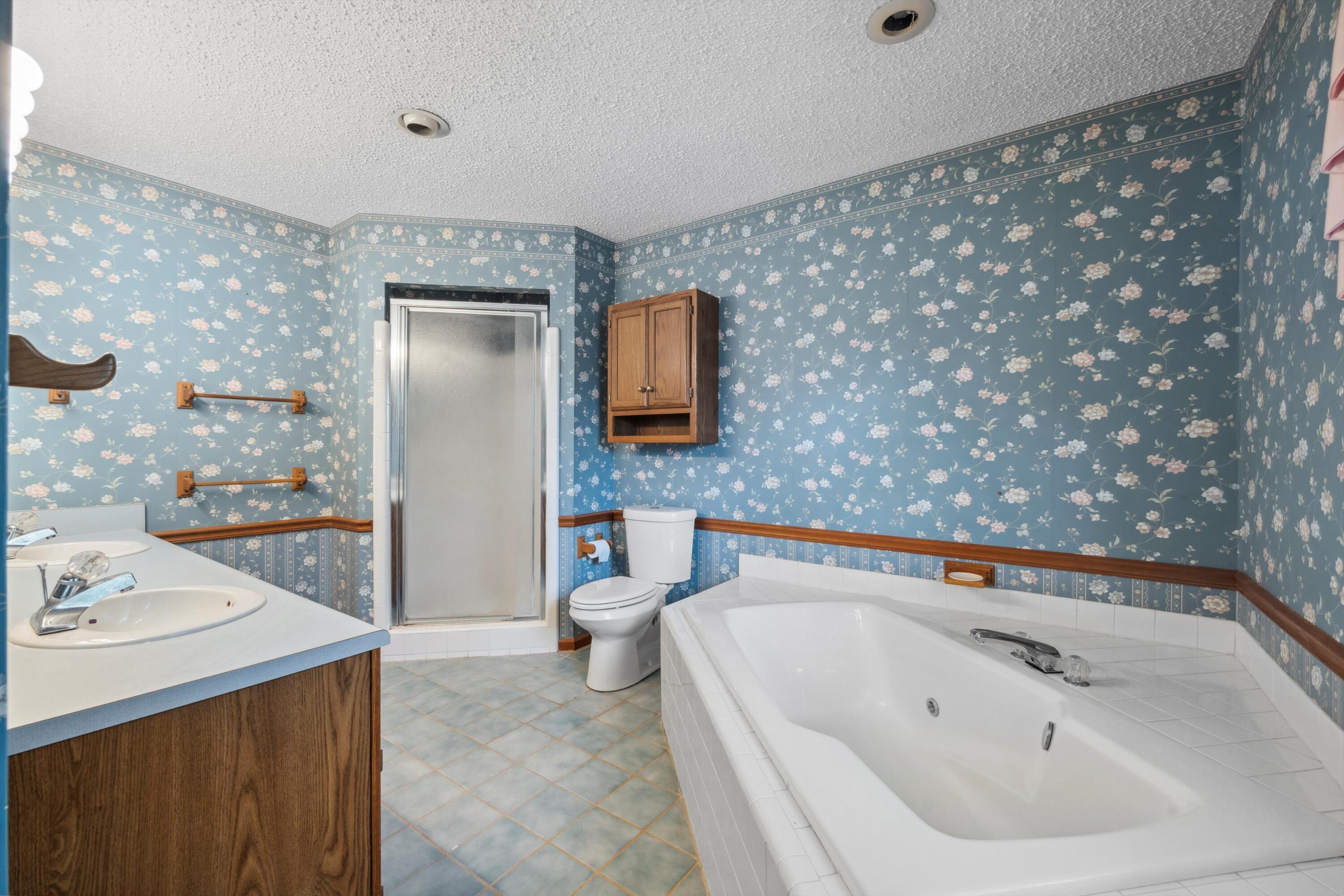 6468 Fairview Road Hixson, TN 37343 - Photo 23 of 54 Primary Ensuite