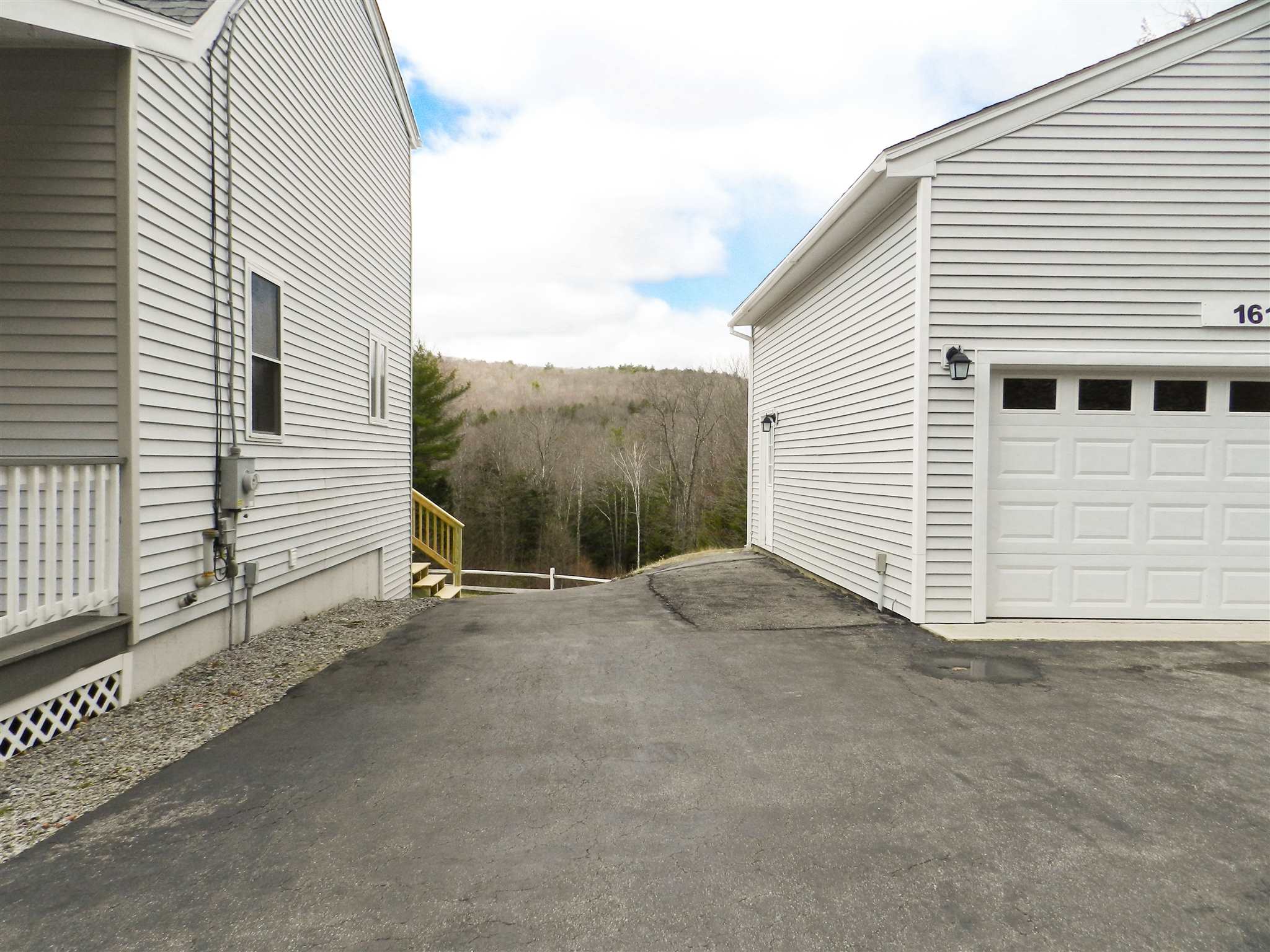 161 Thorndike Road Weare, NH 03281 - Photo 4 of 40