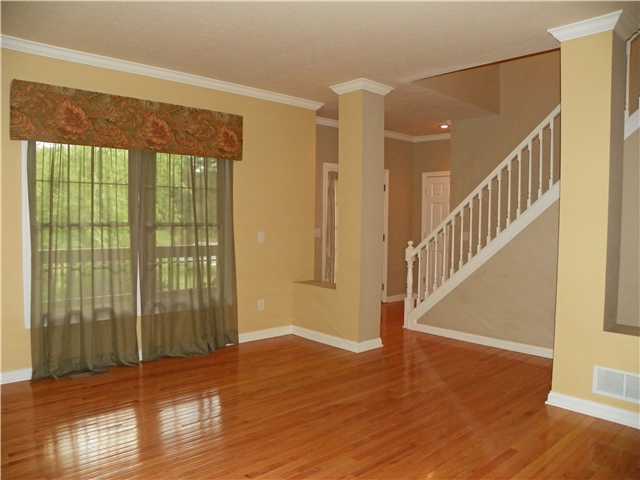 854 Hard Road Columbus, OH 43235 - Photo 3 of 25 Gallery Image 3