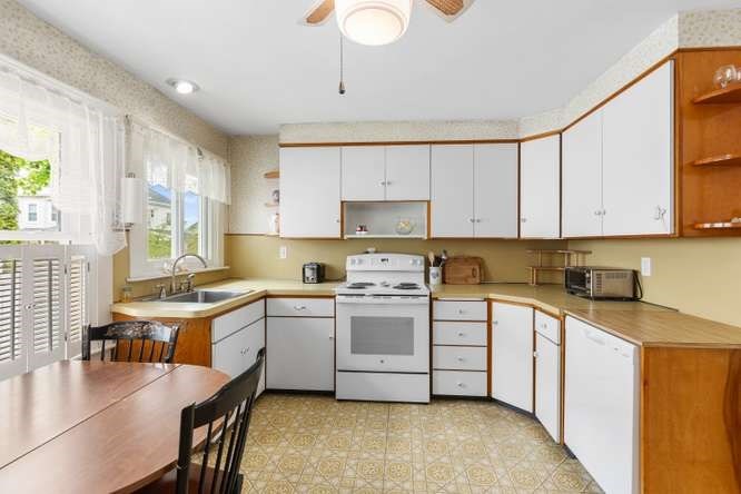 17 Ames Street Beverly, MA 01915 - Photo 11 of 29