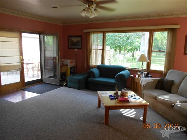 325 East Division Road Huntington, IN 46750 - Photo 2 of 18 Gallery Image 2