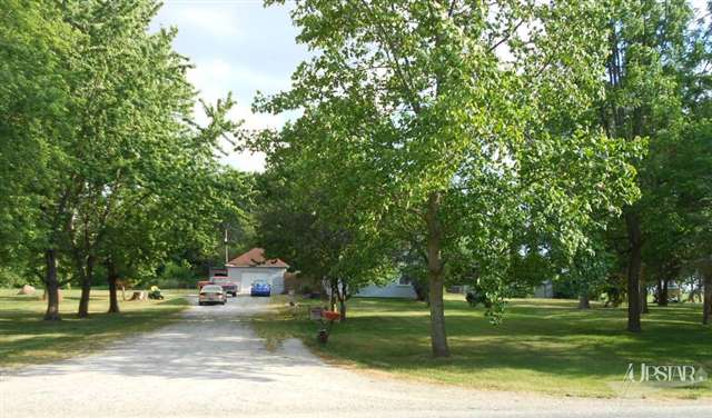 325 East Division Road Huntington, IN 46750 - Photo 16 of 18 Gallery Image 16