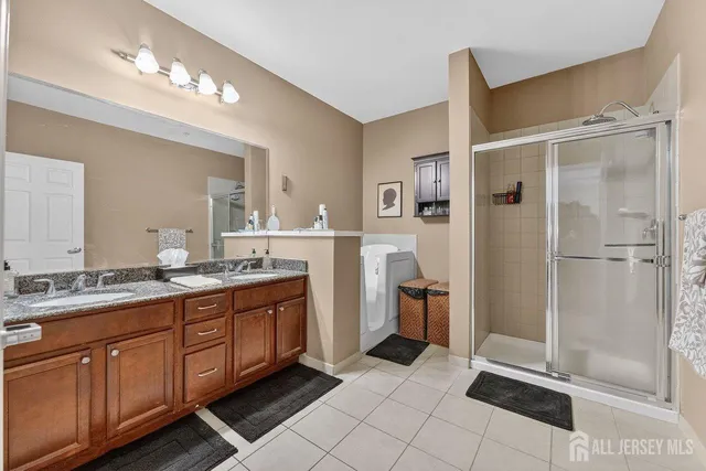 $418,500 | 417 Regency Place, Woodbridge, NJ 07095