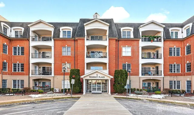 $418,500 | 417 Regency Place, Woodbridge, NJ 07095