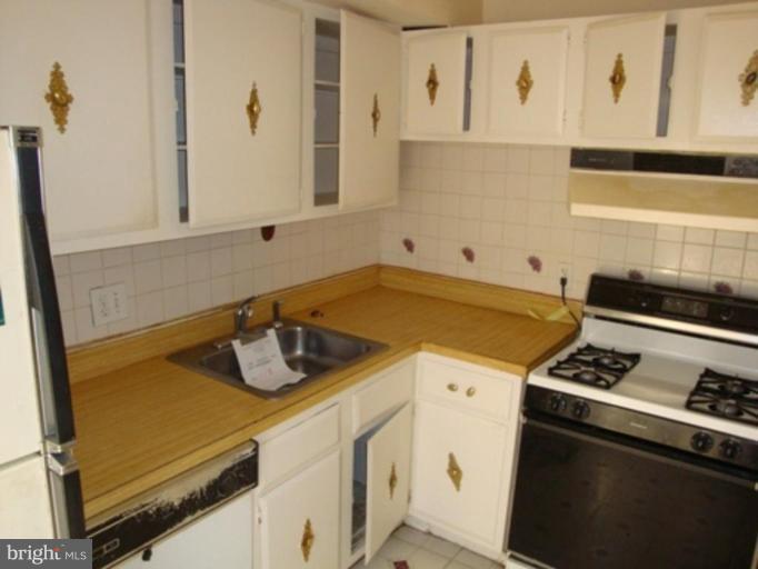 3950 Bel Pre Road, Unit 5 Silver Spring, MD 20906 - Photo 6 of 14 Kitchen