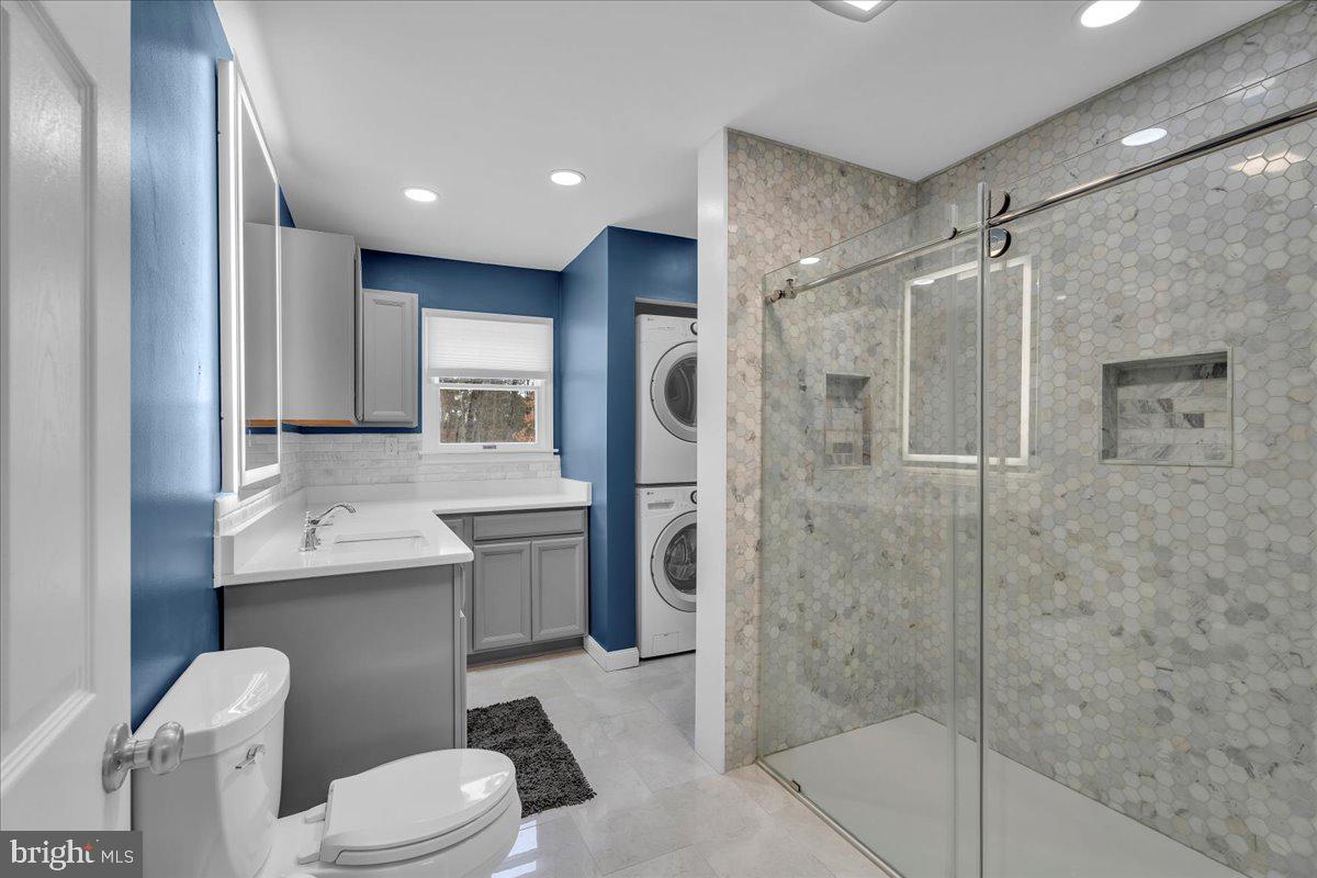 114 Peach Road Marlton, NJ 08053 - Photo 23 of 46 a bathroom with a sink a toilet and shower