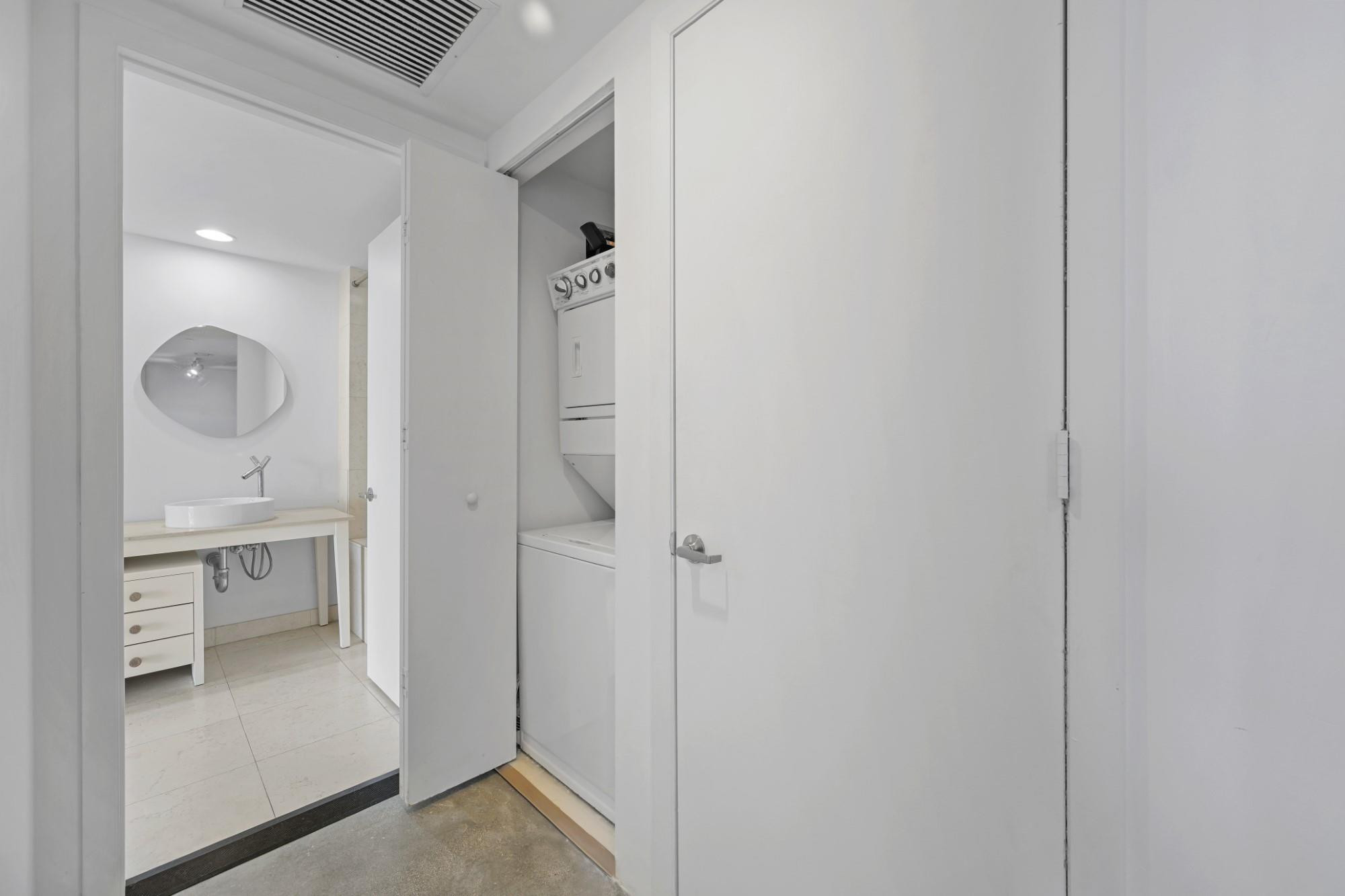 495 Brickell Avenue, Unit 4407 Miami, FL 33131 - Photo 12 of 24 Photo 12