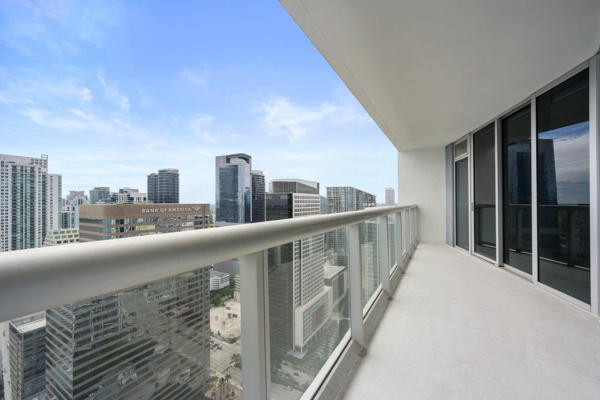 495 Brickell Avenue, Unit 4407 Miami, FL 33131 - Photo 2 of 24 Photo 2