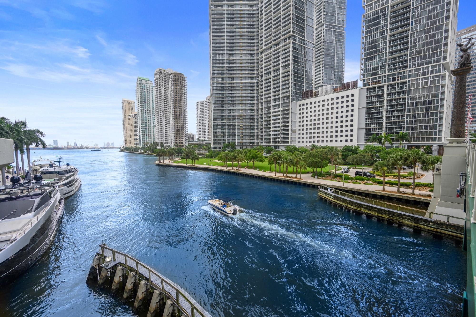 495 Brickell Avenue, Unit 4407 Miami, FL 33131 - Photo 23 of 24 Photo 23