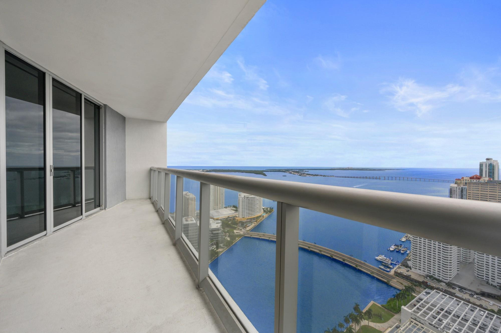 495 Brickell Avenue, Unit 4407 Miami, FL 33131 - Photo 3 of 24 Photo 3