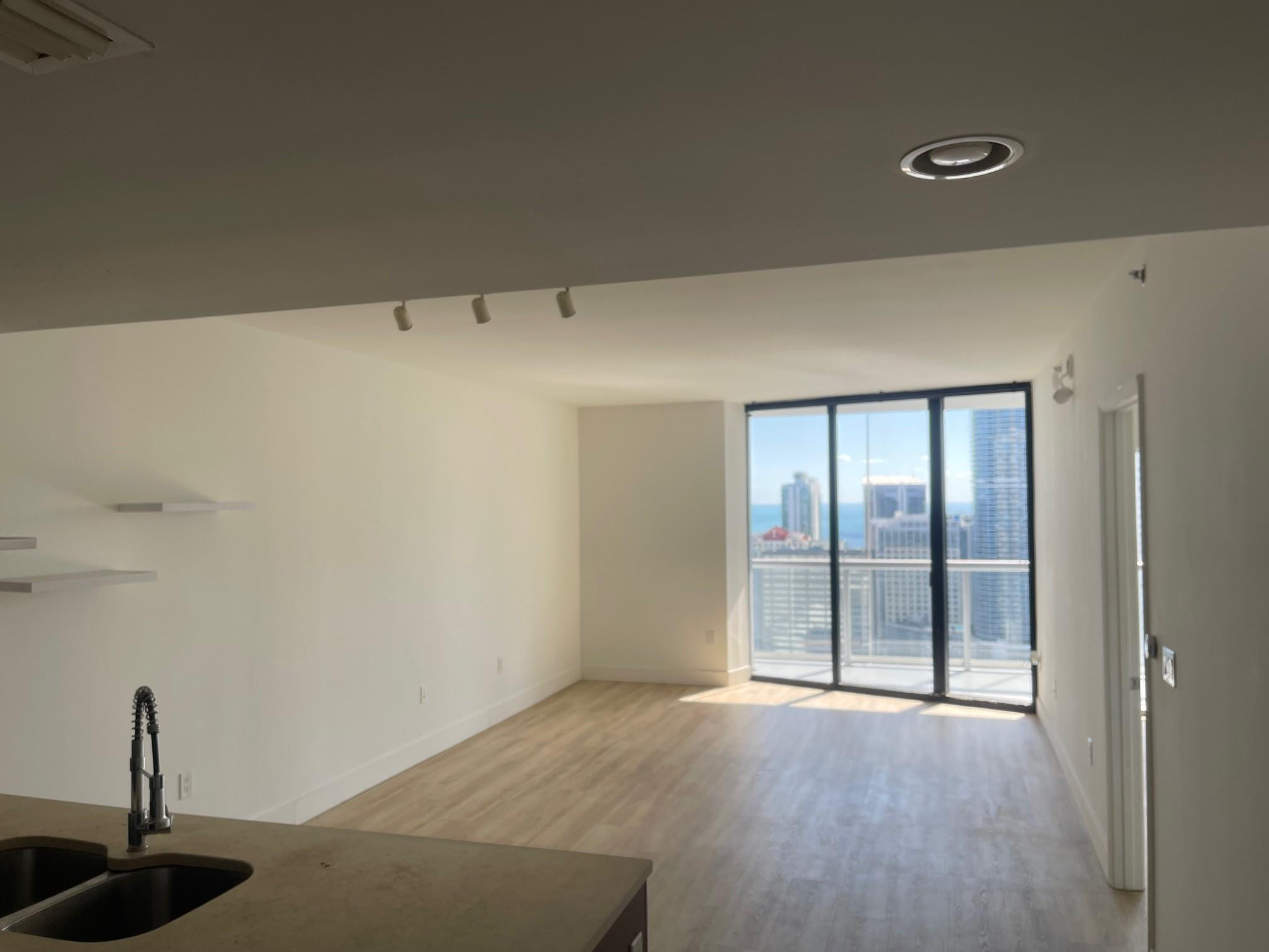 495 Brickell Avenue, Unit 4407 Miami, FL 33131 - Photo 6 of 24 Photo 6