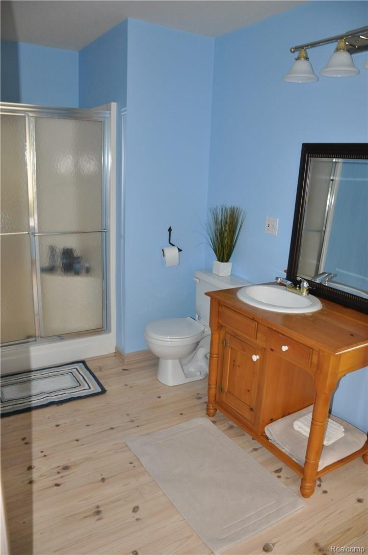 1342 Turrill Road Lapeer, MI 48446 - Photo 10 of 22 access to bathroom from second bedroom or home office