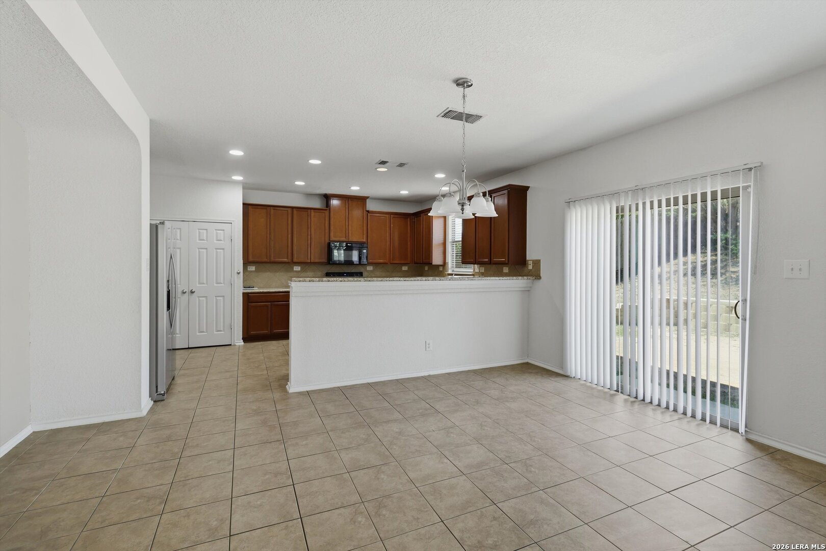 7121 Avery Road Live Oak, TX 78233 - Photo 8 of 31