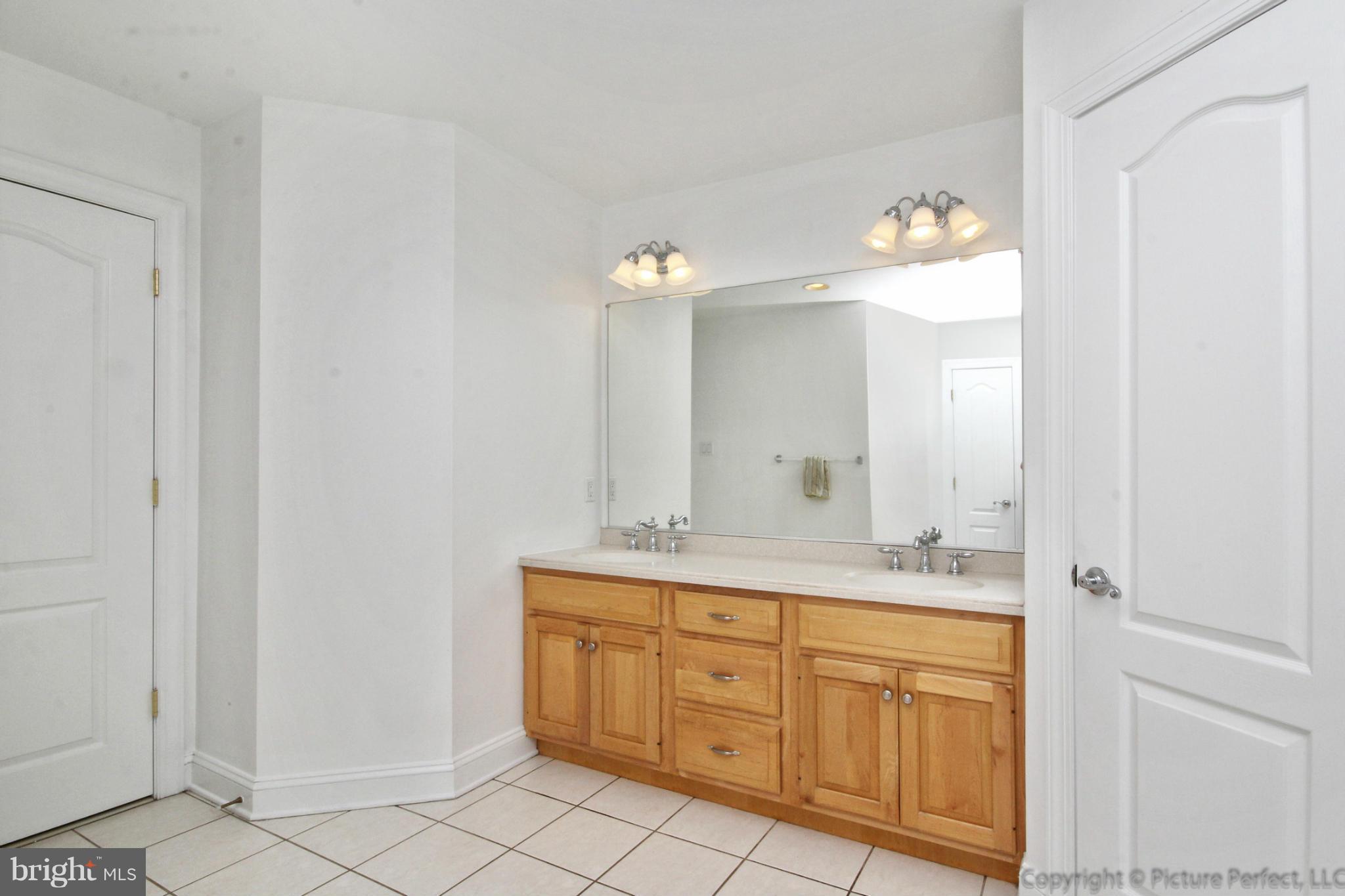 3670 Baker Road Westminster, MD 21157 - Photo 17 of 30 Bath (Master)