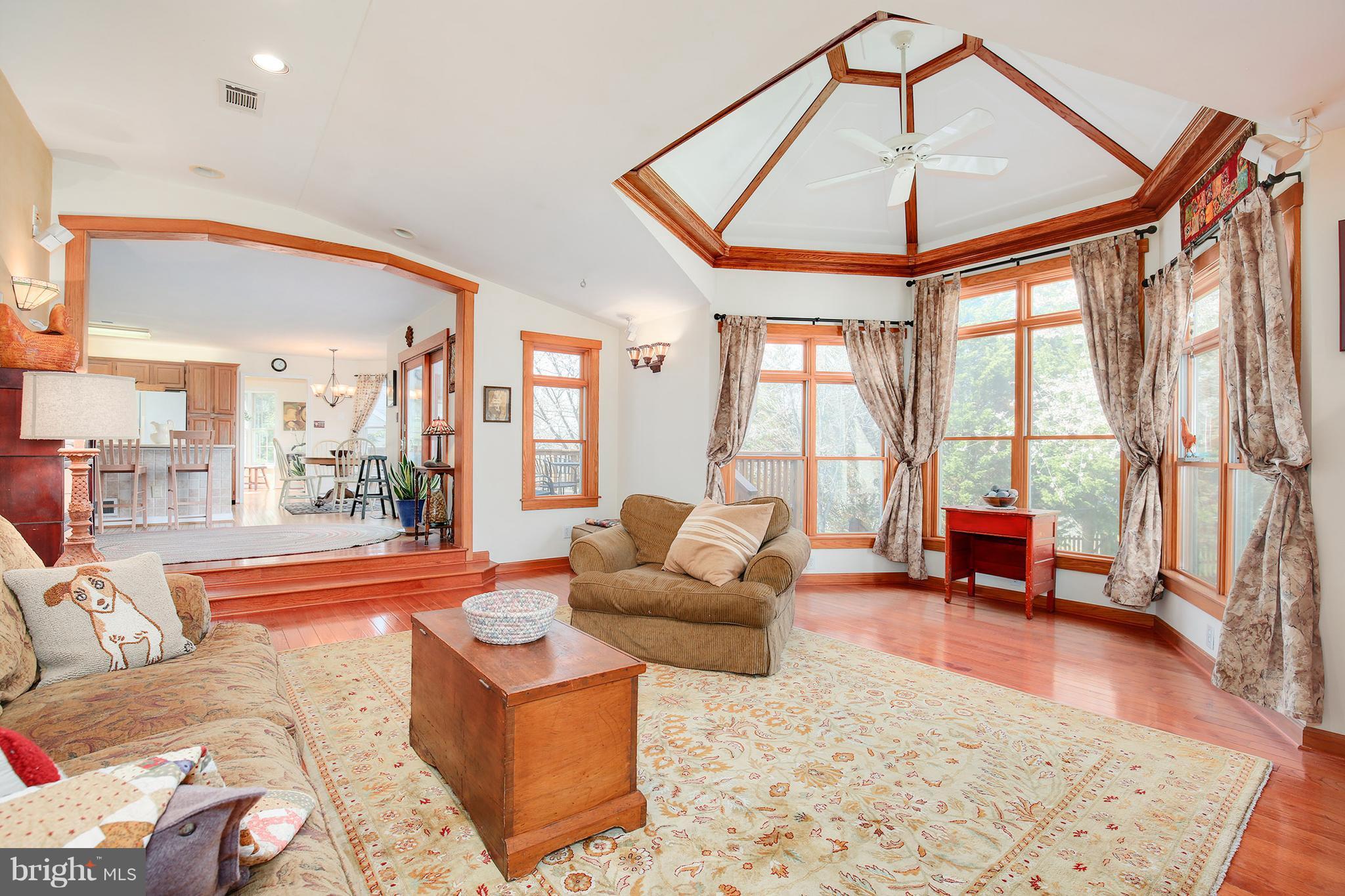 18841 Falling Star Road Germantown, MD 20874 - Photo 15 of 30 Family Room