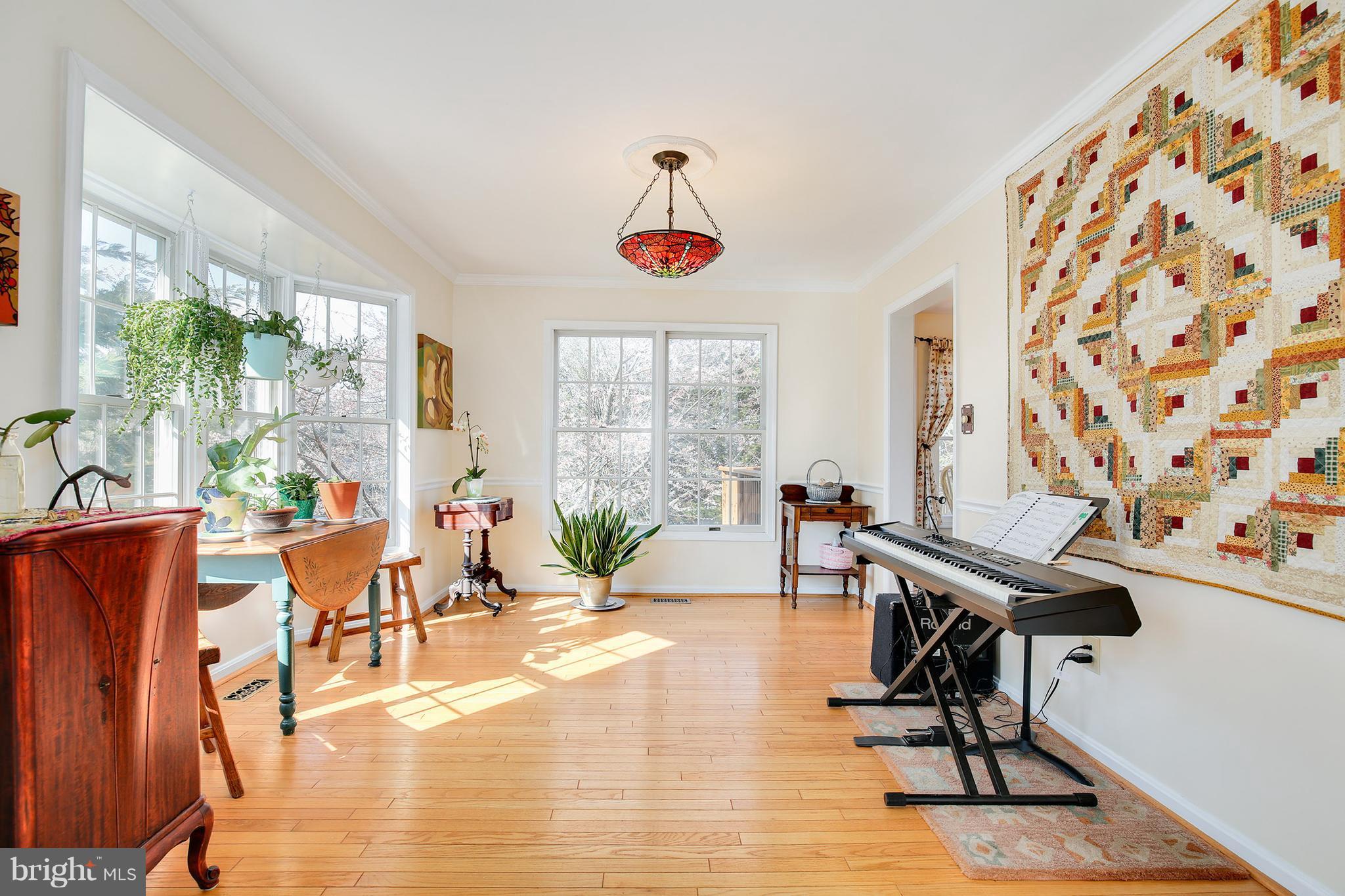 18841 Falling Star Road Germantown, MD 20874 - Photo 5 of 30 Dining Room