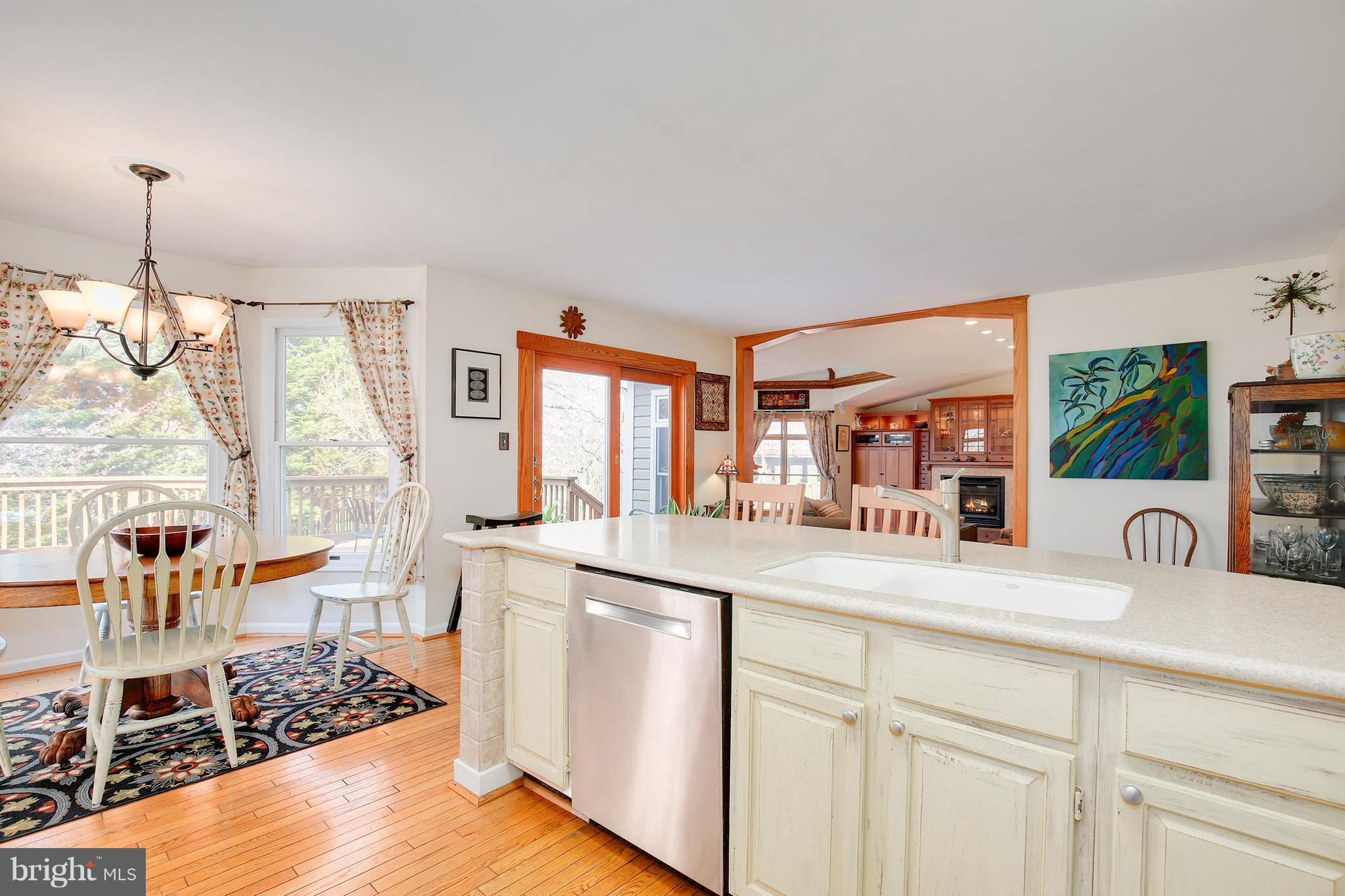 18841 Falling Star Road Germantown, MD 20874 - Photo 9 of 30 Kitchen