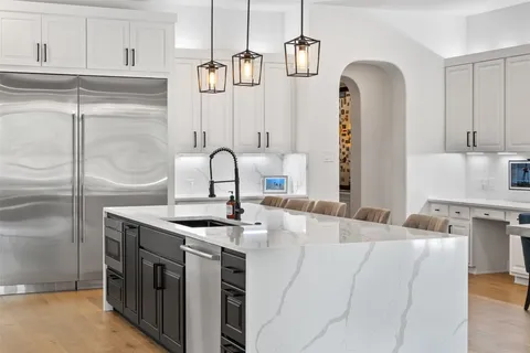 $2,349,000 | 6009 Laguna Cliff Lane, Austin, TX 78734