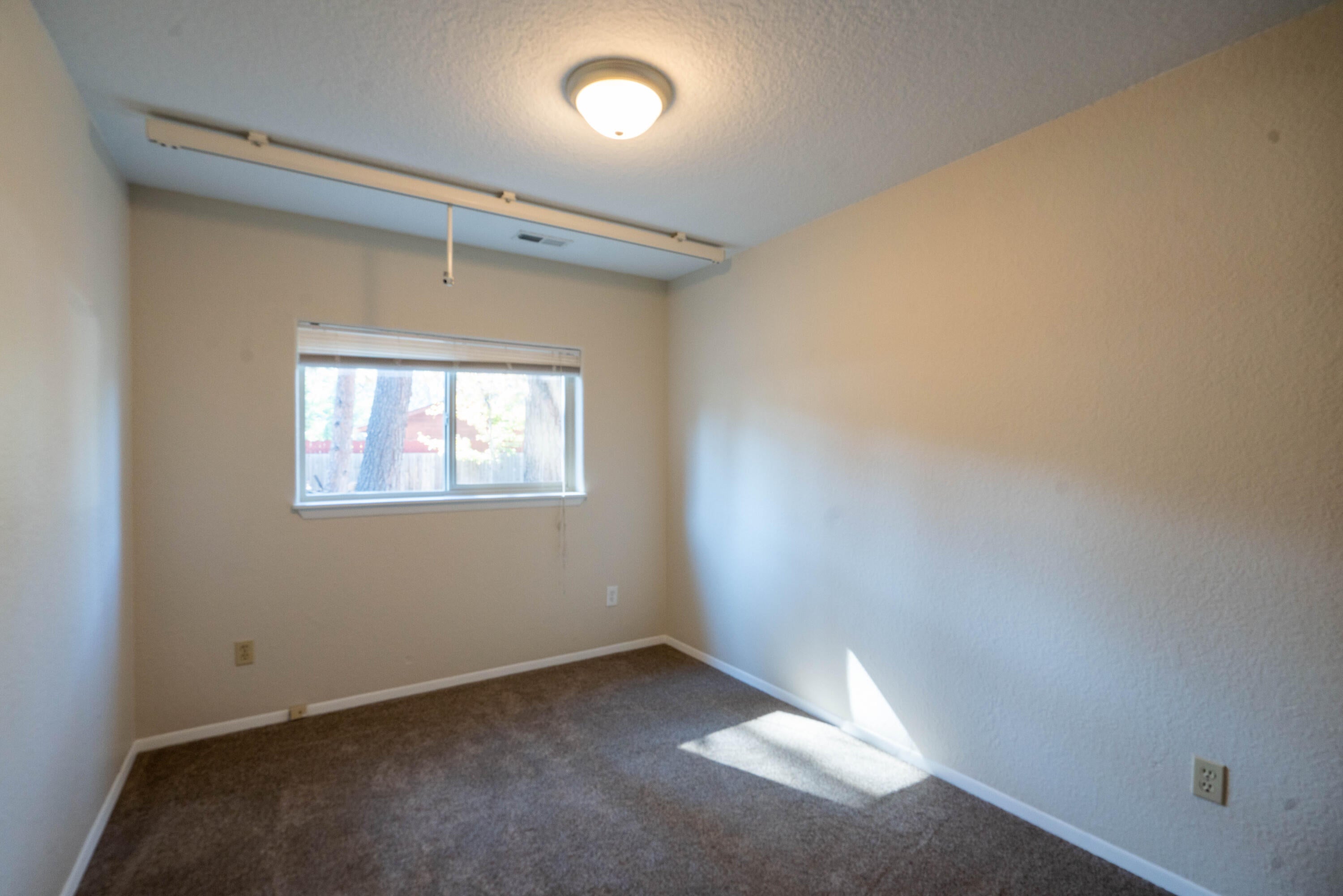 61148 Benham Road Bend, OR 97702 - Photo 17 of 48 DSC08418-HDR