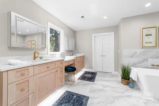 $929,000 | 206 Vauxhall Drive, Shelby, NC 28150