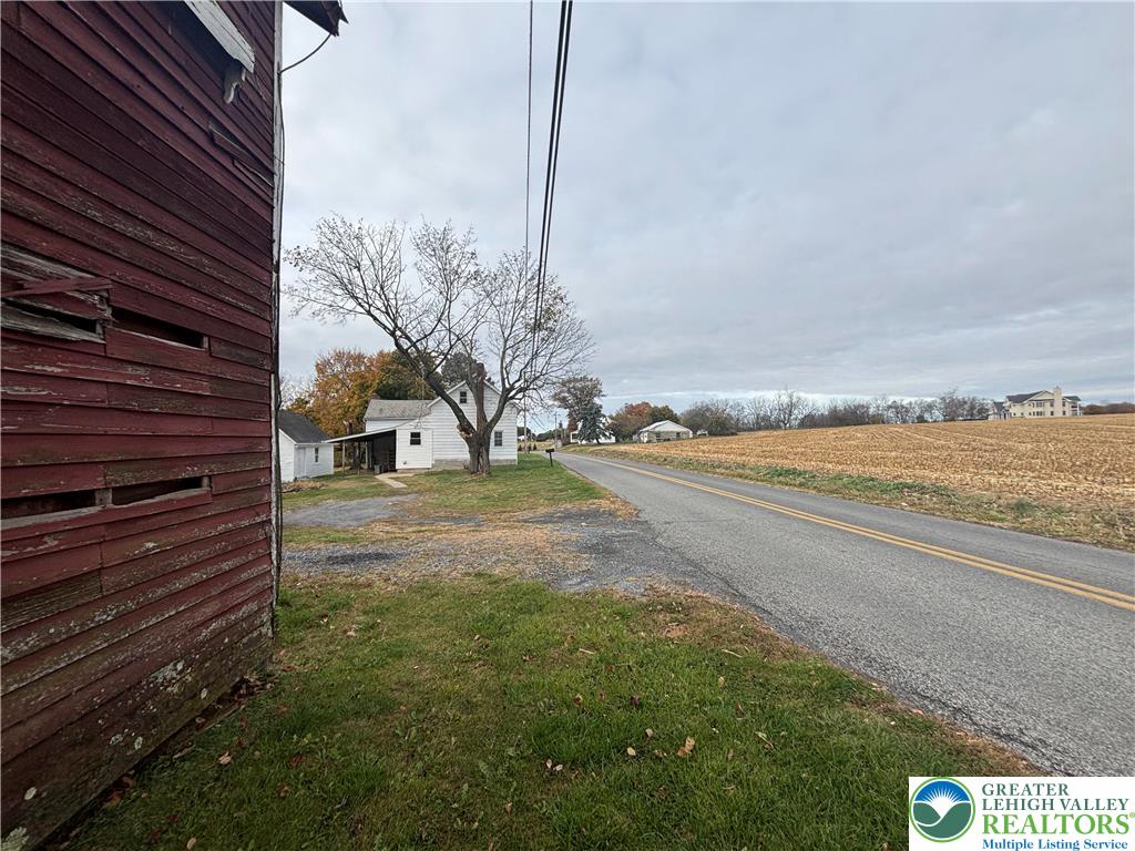 654 Youngs Hill Road Easton, PA 18040 - Photo 31 of 36 a view of a yard with an outdoor space