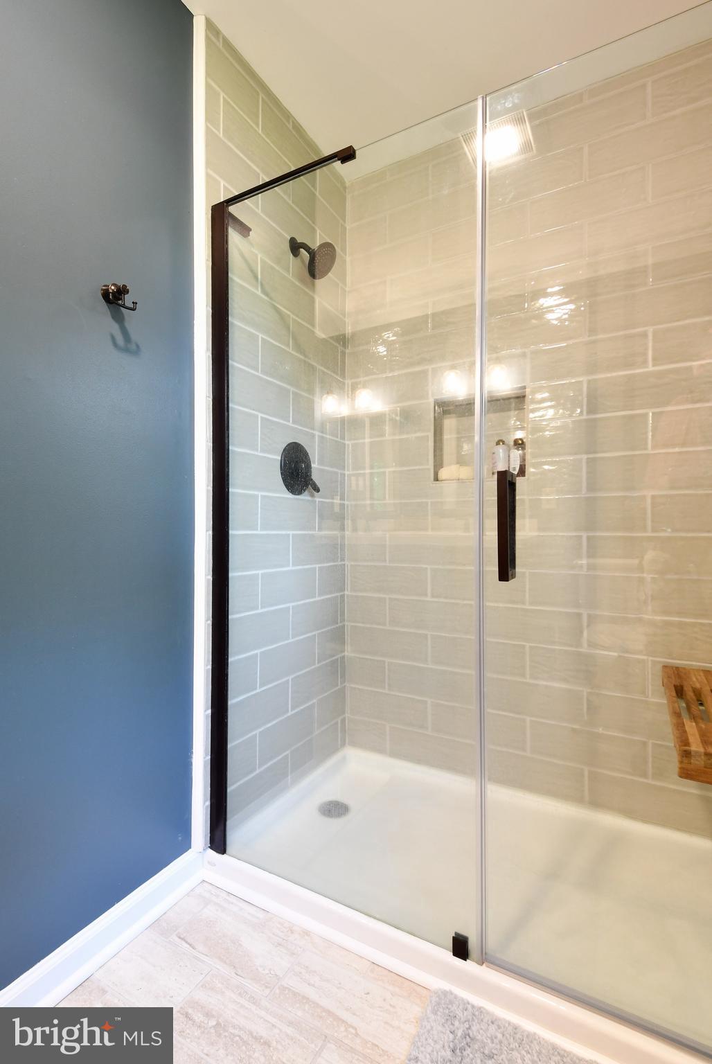35 Tomahawk Circle Mineral, VA 23117 - Photo 11 of 25 a bathroom with a shower and a bath tub